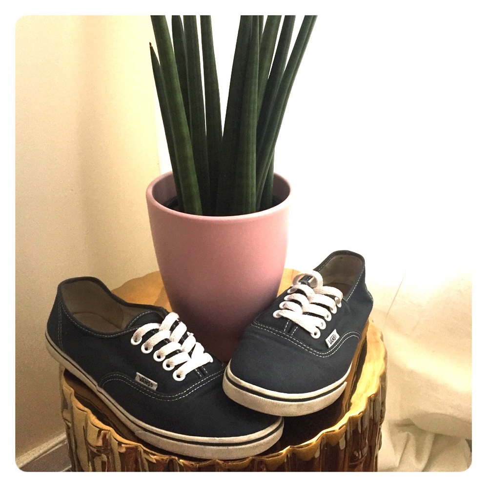 Vans Lo Pro Navy Sneaker